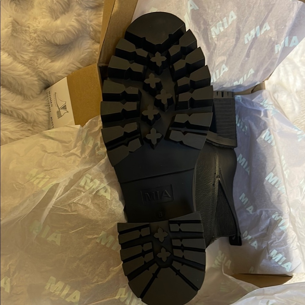 MIA Women's Black Ankle Boots - Picture 3 of 5